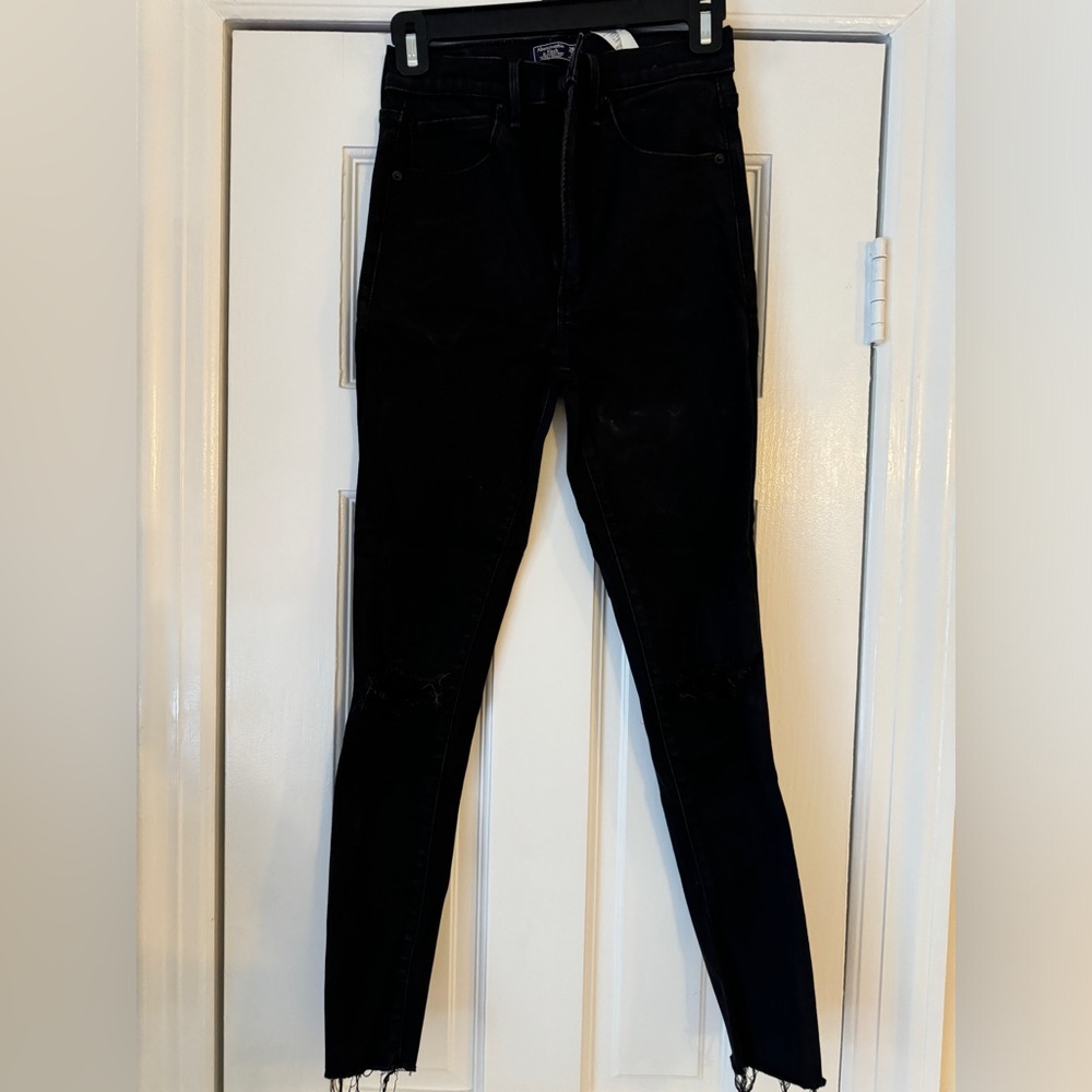 Abercrombie Ultra high rise super skinny jean black 26